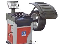 轮胎平衡仪,精准调校，保障行车安全与舒适