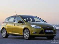 新福克斯图片,时尚动感，引领汽车潮流新篇章”