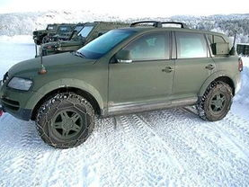 军用suv,军用SUV的卓越性能与战术优势解析